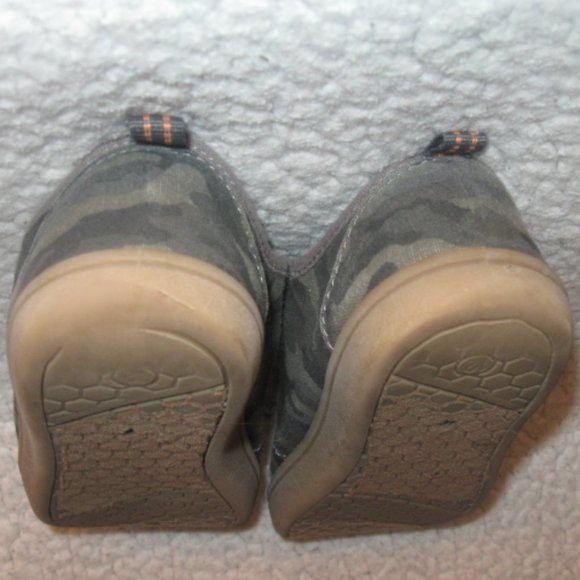 5/$30 Boys Cat & Jack Toddler Parker Shoes - Picture 6 of 10